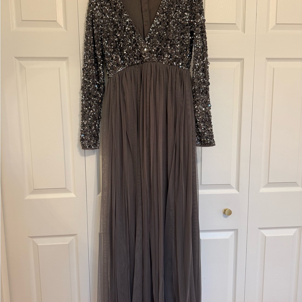 Maternity: Elegant Gray Sequin Evening Gown